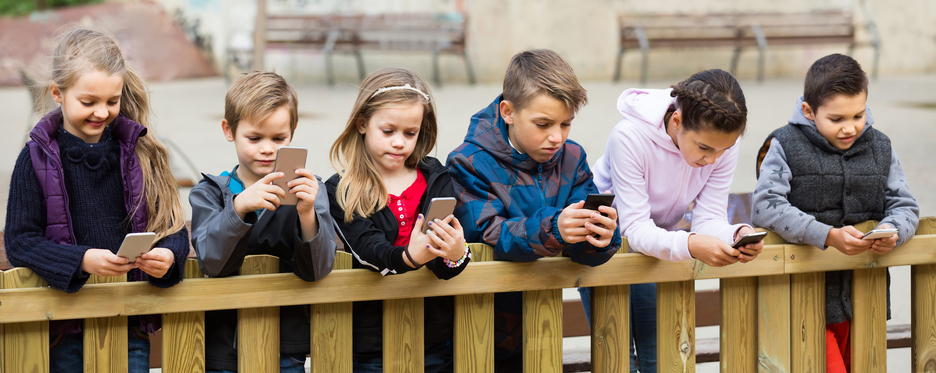 Why Are Kids Addicted to Smartphones? Dopamine Surges
